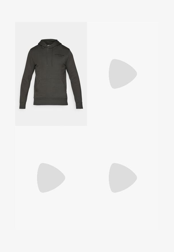 Tamsiai pilkas sportinis džemperis su priekiniais kengūros tipo kišeniais, kapišonu ir raišteliais. Priekyje yra juodas logotipas, pagamintas iš minkštos medžiagos.; Juodas medvilnės marškinėliai trumpomis rankovėmis, su apvalia iškirpte ir balta logo kairiajame krūtinės šone. Lygus tekstūra ir paprastas dizainas.; Jūros mėlynos tapered tipo kelnės, pagamintos iš minkštos medžiagos, su elastingu juosmeniu, šoninėmis kišenėmis ir lygia tekstūra su subtiliais siuvinėjimo akcentais.; Lengvi bėgimo batai šviesiai mėlynos spalvos su juodomis juostelėmis. Yra lygus viršus, apvalus pirštas ir storas baltas vidpadis su užrašu "LIGHTSTRIKE PRO."