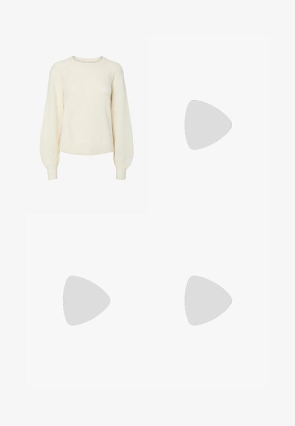 Maglione morbido color crema con scollo a giro e maniche lunghe a palloncino. I polsini e l'orlo a costine aggiungono texture e definizione.; Jeans a gamba larga grigio chiaro realizzati in denim, con vita alta, tasche anteriori e chiusura standard con bottone e zip.; Stivali neri alla caviglia in pelle liscia, con zip laterale, tacco spesso e texture, e punta arrotondata.; Borsa tote in pelle nera con texture liscia, forma rettangolare e due manici lunghi. Nessun hardware o decorazione visibile.