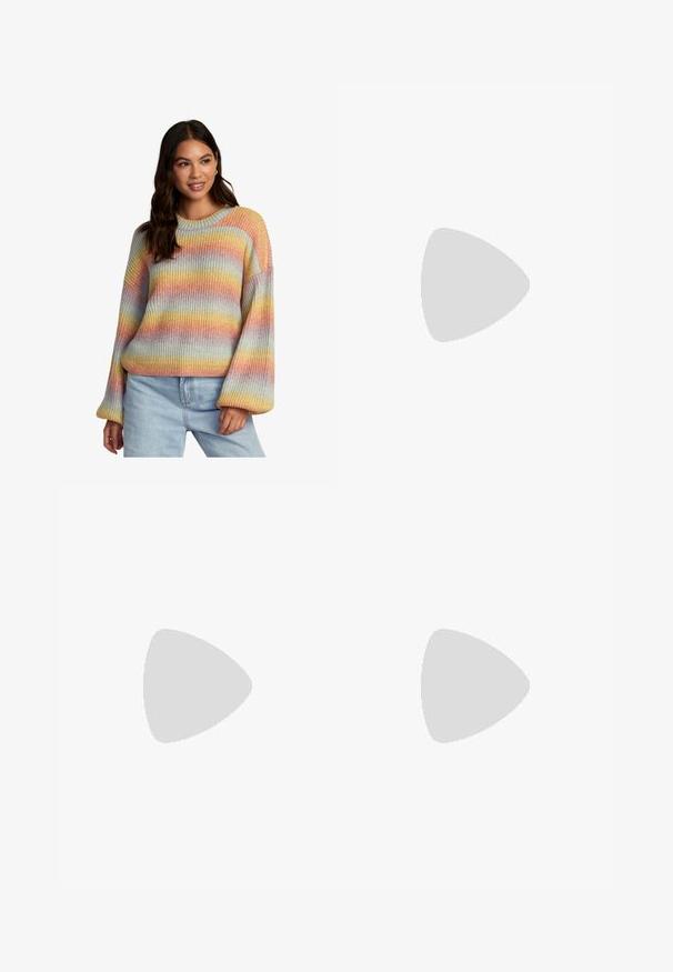 RVCA DIP IN -POUR - Stickad tröja - bes; Vita vida jeans i denim med hög midja, med fem fickor och metalldetaljer. Slät textur, inga synliga mönster.; Svarta sneakers i mocka med vita ränder och detaljer, rundad tå, yttersula i gummiblandning, kombinerade med vita ribbade crew-strumpor.; Svart läderhandväska med två korta handtag, silverfärgade detaljer, vita accenter och en vit logotyp. Har en texturerad yta och en kompakt design.