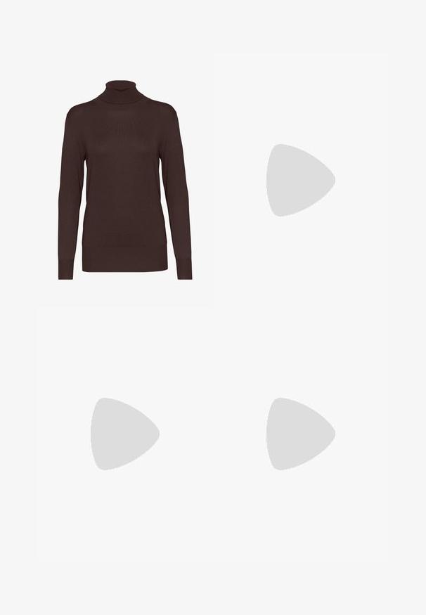 Maglione a collo alto marrone realizzato in tessuto a coste. Presenta maniche lunghe e una silhouette aderente, con un colletto alto e un colore uniforme.; Pantaloni neri a gamba larga realizzati in un tessuto liscio, con chiusura frontale con bottone, due tasche laterali e profonde pieghe.; Stivale lungo in pelle nera con suola piatta robusta e tacco a blocco, dotato di linguetta e battistrada testurizzato sulla suola.; Borsa a mano in pelle nera con finiture dorate, design strutturato, manico superiore, tracolla removibile e pattina frontale con chiusura a scatto.