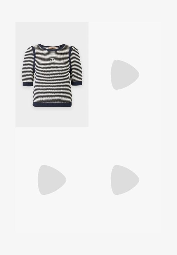Maglione a righe navy e crema in maglia, con maniche a palloncino corte, polsini a coste e un dettaglio logo sul petto.; Gonna bianca plissettata con elastico nero in vita che presenta il logo "LACOSTE". Design di lunghezza media con texture morbida.; Sneaker bianchi in pelle con suola spessa bianca, accento in suede nero sul tallone e logo impresso sul lato. Design con lacci e sei fori per i lacci.; Occhiali da sole oversize neri dalla forma geometrica, con lenti scure e un dettaglio grigio a contrasto sulla montatura. Logo sul braccio.