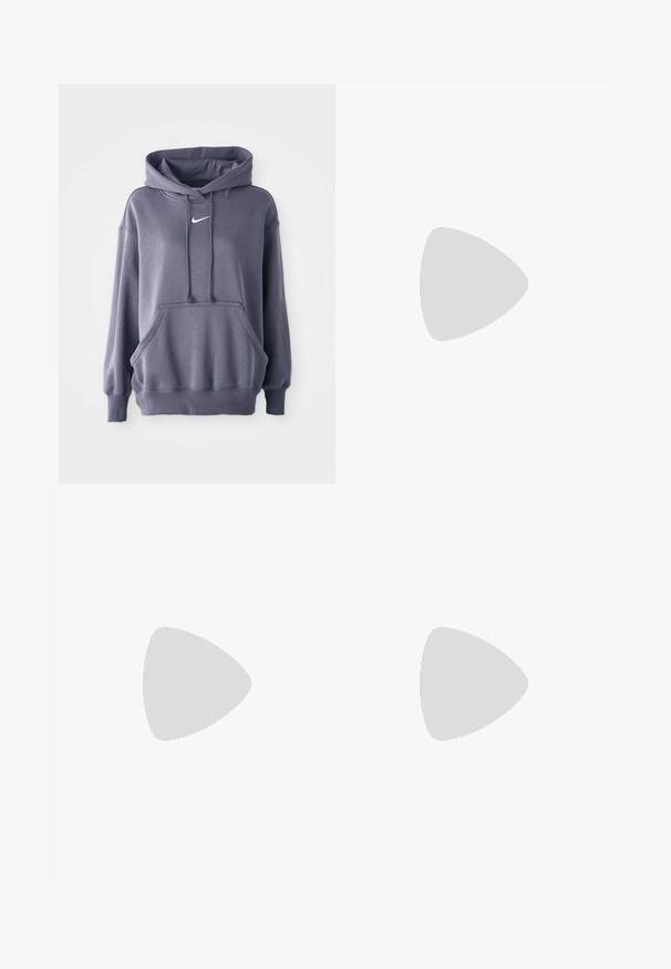 Sweatshirt cinza com um bolso canguru na frente, capuz com cordão e um logo branco no peito. O material parece suave e texturizado. Punhos e bainha canelados.; Calças atléticas largas brancas com uma cintura canelada e um discreto detalhe de logótipo. Tecido suave com um corte relaxado e terminações ajustadas.; Os ténis Nike Air Max apresentam um design em bege e preto, com um superior liso, amortecimento de ar visível e solas de borracha planas.; Bolsa de couro preta com forma curva, alça destacável e detalhes em dourado. A bolsa possui uma aba com detalhe de fivela.