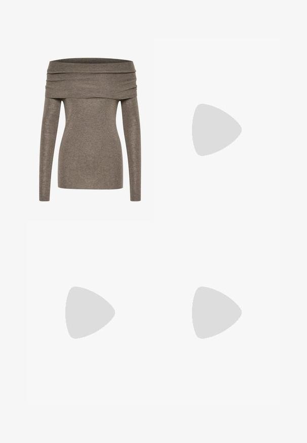 Top off-shoulder in un morbido tessuto grigio-bruno a righe sottili. Maniche lunghe, design aderente e un ampio scollo piegato accentuano la silhouette.; Due bodysuit smanicati in verde oliva e nero. Realizzati in tessuto morbido, con scollatura rotonda e design a gamba alta.; Pantaloni larghi color beige chiaro con elastico in vita. Tessuto liscio e morbido con una vestibilità ampia, privo di motivi o dettagli visibili.; Sandalo in pelle nera con due cinturini regolabili, suola testurizzata e design audace e massiccio. Presenta un accento del logo sul cinturino.