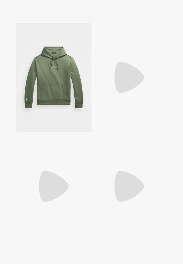 Polo Ralph Lauren LOGO DOUBLE KNIT HOODIE - Hoodie - cargo green; Hvit skjorte med knapper laget av bomull. Har spiss krage, lange ermer og en liten marineblå logo på brystet. Glatt tekstur.; Off-white kosebukser med elastisk midje og snor, rette ben og sidelommer mot en ensfarget bakgrunn.; Hvit trening sneaker med grå semsket skinn-accents, mesh-overdel, blå hælflik og svart gummi såle. Har snøring og logo.