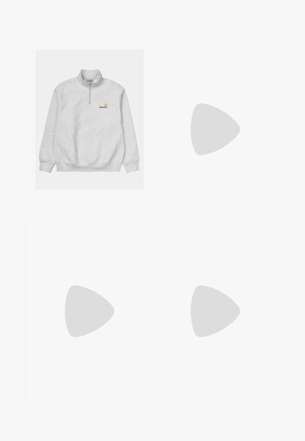 Sweatshirt gris clair avec un col zippé quart. Présente des poignets et une taille côtelés, ainsi qu'un petit logo orange et jaune sur la poitrine.; Pantalons de survêtement noirs avec une taille élastique, chevilles resserrées et un petit logo Nike blanc sur le côté gauche. Fabriqués à partir d'un tissu texturé doux.; Baskets de sport noires avec une tige en tissu texturé, un swoosh Nike blanc et une épaisse semelle blanche. Équipées d'une languette au niveau du talon pour un enfilage facile.; Lunettes de soleil en plastique noir avec verres verts, monture carrée, accent argenté sur le sourcil et branches texturées. Marque indiquée sur l'intérieur de la branche.