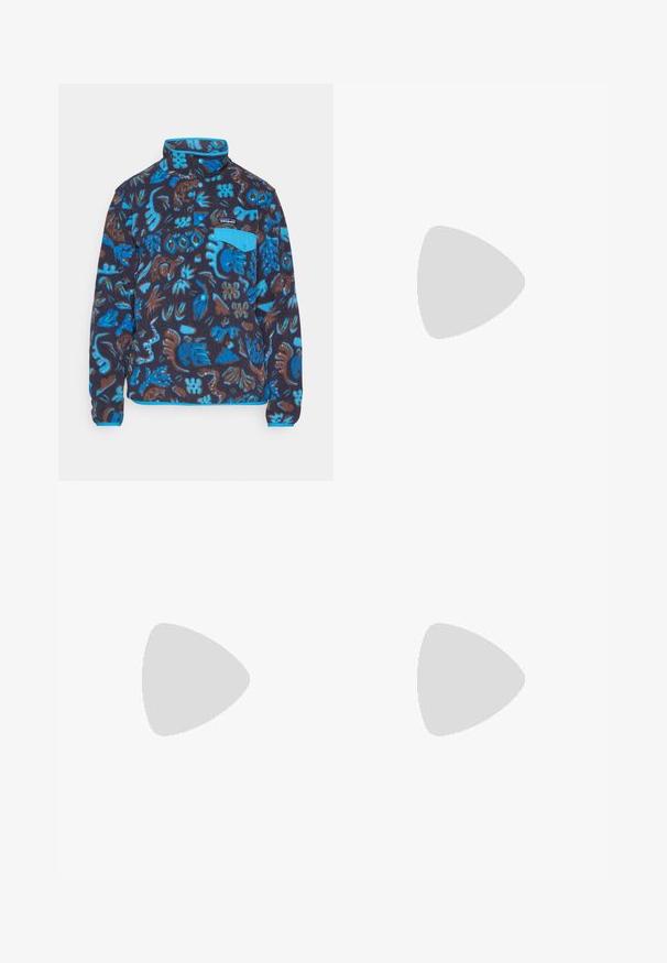 Patagonia SNAP - Vesta od flisa - oceans/pitch blue; Svijetloplavi majica kratkih rukava izrađena od mekog, prozračnog materijala, s malim tamnoplavim logom na prsima i okruglim izrezom.; Bež trenirke napravljene od mekanog pamučnog materijala. Imaju elastičan pojas i sužene manžete za opušteni kroj.; Sive Columbia planinarske cipele s mrežastim gornjim dijelom, teksturiranim akcentima, tirkiznim detaljima i čvrstim gumiranim potplatom za prianjanje.