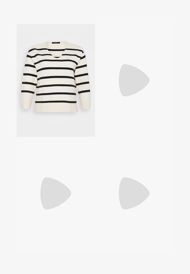 Pull rayé en V crème et noir, avec des manches trois quarts et une coupe décontractée. Matière en tricot doux avec une texture lisse.; Jean en denim noir taille haute avec une coupe large, design à cinq poches et coutures visibles. Le tissu a une finition lisse, légèrement texturée.; Sandales à talons vernies noires avec un bout carré, des sangles autour de la cheville et des boucles en argent. Dotées d'un talon bloc épais pour plus de stabilité.; Sac à main en cuir noir avec une forme courbée, bandoulière amovible et des accessoires en or. Le sac est doté d'un rabat avec un détail de boucle.