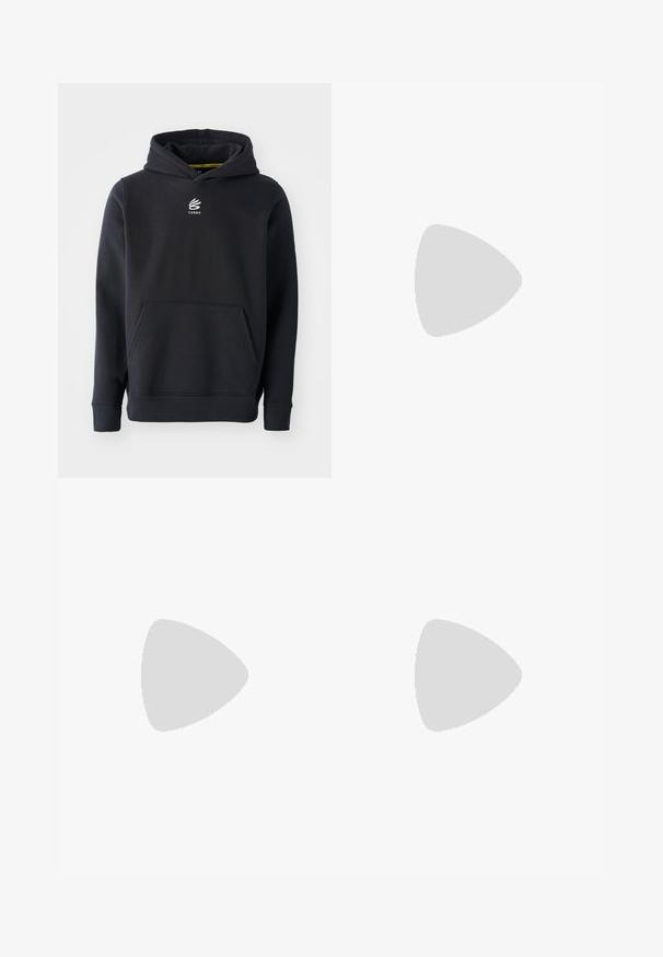 Schwarze Kapuzenjacke aus Baumwollmischgewebe, mit einer Kängurutasche und einem gestickten Logo auf der Brust. Einfaches, klassisches Design.; Schwarze Jogginghose mit elastischem Bund, gerippten Knöcheln und einem kleinen weißen Nike-Logo auf der linken Seite. Hergestellt aus weichem Textilgewebe.; Schwarzer Sportschuh mit einem strukturierten Obermaterial aus Stoff, weißem Nike-Swoosh und dicker weißer Sohle. Verfügt über eine Zuglasche an der Ferse für einfaches An- und Ausziehen.; Schwarze Plastiksonnenbrille mit grünen Gläsern, quadratischen Rahmen, silbernem Akzent auf der Augenbraue und strukturierten Bügeln. Angegebene Marke auf dem inneren Bügel.