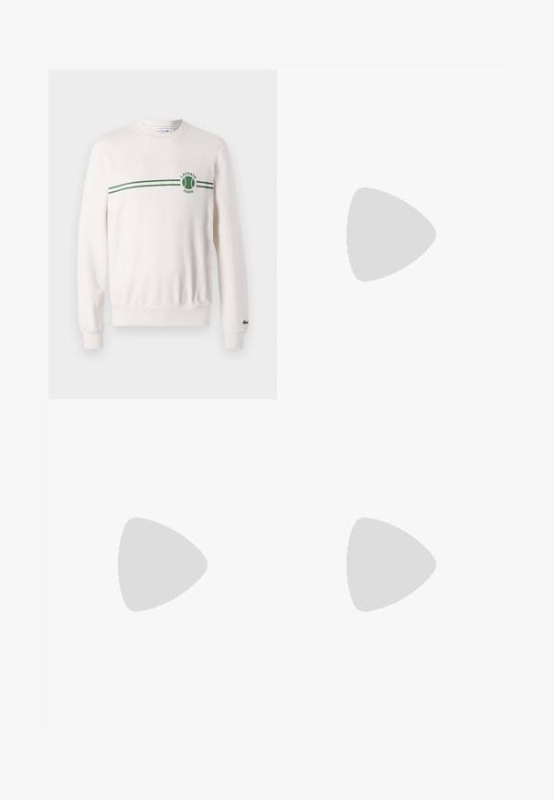Sudadera blanca de cuello redondo hecha de algodón, con un patrón de rayas verdes y un logotipo en el pecho. Puños y dobladillo acanalados.; Shorts de color crema con una cinturilla elástica, hechos de tela suave, con un pequeño logo en la parte inferior de la pierna izquierda.; Zapatilla blanca con acentos verdes, materiales de ante y cuero, punta redondeada, suela texturizada y logotipo bordado en el lateral y en la lengüeta.; Bolso tote negro hecho de tejido duradero, con una parte superior con cremallera, dos asas con la marca “TOMMY JEANS” y un bolsillo frontal.