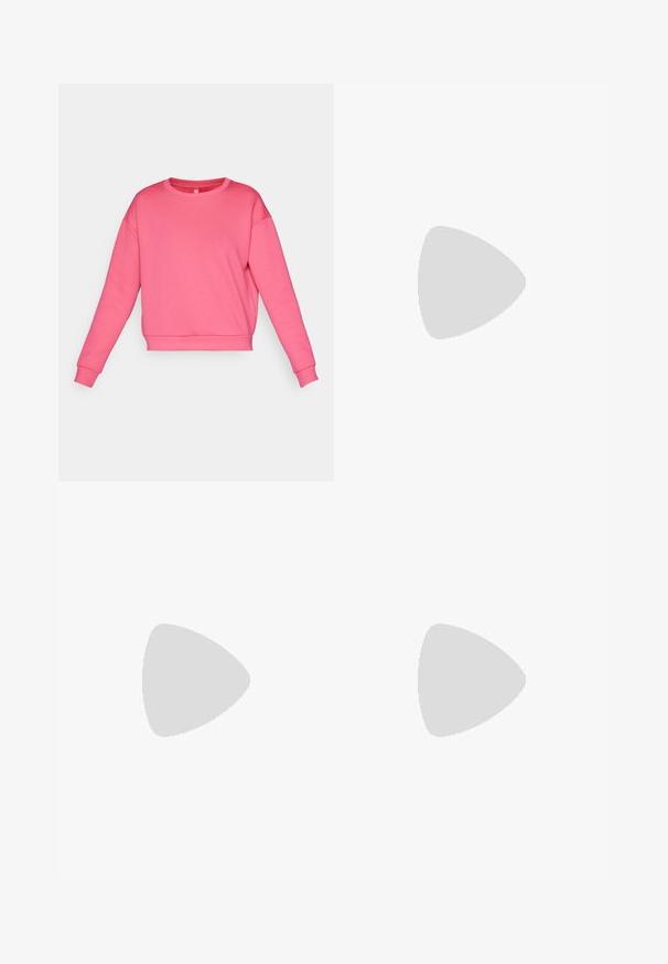 ONLY Play ONPLOUNGE LIFE NOOS - Mikina - raspberry sorbet; Černé zkrácené tričko vyrobené z měkké látky, s kulatým výstřihem a krátkými širokými rukávy, s jednoduchým bezšvovým designem.; Černé legíny vyrobené z hladké, elastické tkaniny. Vysoký pas bez viditelných vzorů nebo akcentů. Těsně přiléhají od pasu k kotníkům.; Černá běžecká obuv Nike s prodyšným síťovaným svrškem, bílým logem swoosh, texturovanými detaily a krémovou mezipodešví ZoomX.