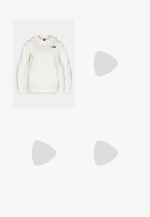 The North Face SIMPLE DOME HOODIE - Sweatshirt com capuz - white dune; T-shirt preto de mangas longas, feito de algodão, com decote redondo. Apresenta um pequeno logótipo branco na área esquerda do peito. Design simples e ajuste confortável.; Calças cargo pretas em nylon com fechos de correr removíveis, punhos ajustáveis, múltiplos bolsos e um logótipo na perna direita. Textura suave e leve.; Sapatilha atlética beige e creme com parte superior em malha texturizada, sobreposições de suporte e sola de borracha com um padrão de cravo para tração.