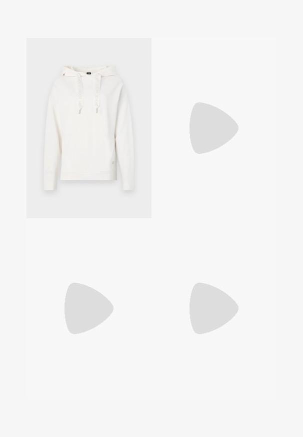 Weißes Sweatshirt mit Kapuze, Kordelzügen, die das Logo zeigen, gerippte Bündchen und Saum. Besticktes Logodetail am Ärmel; weicher, strukturierter Stoff.; Samsøe Samsøe SHELLY - Jeans Relaxed Fit - clear cream; Schwarze Leder-Pumps mit spitzem Zehenbereich und schmalem Absatz, glatter Textur und ohne sichtbare Verzierungen. Sauberes Design mit minimalistischem Ästhetik.; Weiße Lederhandtasche mit abgerundeter Form, ausgestattet mit einem geprägten "CK"-Logo auf der Vorderseite und einem Einzel-Schultergurt. Reißverschluss oben.