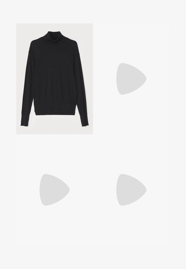 By Malene Birger MOHSEN - Pulóver - black; Fekete, bő szárú nadrág texturált anyagból, szétfodrozódott szegéllyel és gumis derékrésszel. A dizájn sima felületet és laza illeszkedést kínál.; Burgundy bőr magassarkú cipő, hegyes orral és alacsony, ívelt sarokkal. Simább textúra, kontrasztos sötét sarokkal kiemelve.; Fekete krokodilbőr hatású kézitáska, amelynek strukturált kialakítása van, felső fogantyúval, állítható pánttal és egy kiemelkedő elülső logó részlettel.