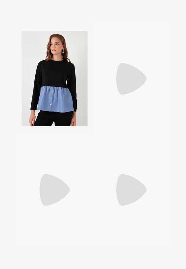 Top negro de manga larga con una sección de peplum a rayas azul y blanca, con detalles de botones en la parte delantera. Textura de tela suave en todo su diseño.; Pantalones negros, ligeros, con cintura elástica y tobillos fruncidos. La tela es suave y presenta un diseño relajado y ajustado.; Zapatos de plataforma de cuero negro con un tacón cuadrado grueso, punta redonda y diseño tradicional de cordones. Presenta una textura suave y un detalle minimalista.; Bolso de piel negra con forma curva, correa desmontable y herrajes dorados. El bolso cuenta con una solapa con un detalle de hebilla.