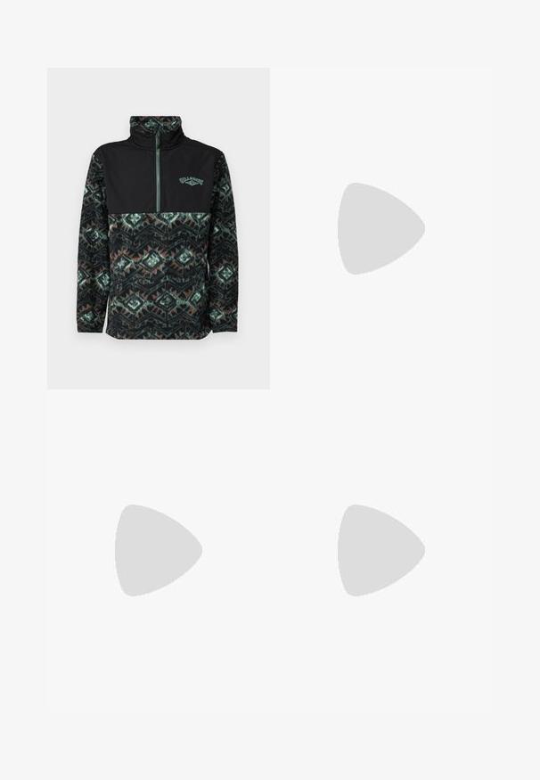 Zwarte fleece pullover met ritssluiting en geometrische patronen in groen, oranje en zwart. Voorzien van een hoge kraag en een geborduurd logo op de borst.; Set van twee t-shirts: één zwart, één wit. Beide hebben korte mouwen en een circulair logo op de borst in contrasterende kleur. Gemaakt van katoen.; Donkerblauwe denim jeans met een rechte pijp, voorzien van een hoge taille, opvallende zakken aan de voorkant en contrasterende gele stiksels.; Witte leren sneakers met een gladde afwerking, ronde neus, platte veters en een gestructureerde zool. Grijze suède accent bij de hiel.; Zwarte rechthoekige zonnebril met donkere lenzen, glanzende kunststof montuur en brede veren. Subtiele branding aan de zijkant.