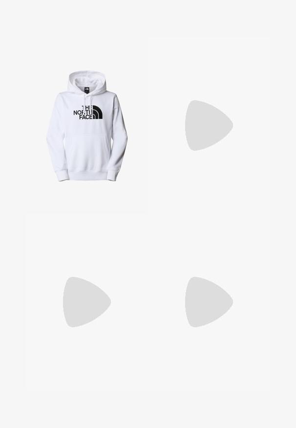 Fehér kapucnis pulóver kenguru zsebbel, melynek mellkasi részén fekete "THE NORTH FACE" logó található. Puha anyag, lezser dizájn.; Rövid szürke kötött rövidnadrág húzózsinórral a deréknál, elülső zipzárral és patent részletekkel az oldalán. A texturált anyag mélységet ad.; Fekete túrabakancs, velúr felsőrésszel, masszív gumitalppal és megerősített fűzőlyukakkal. Hátulján húzófül található a könnyű felhúzás érdekében.; Átlátszó szürke keretű napszemüveg, tónusos lencsékkel és szögletes dizájnnal. Kiemelkedő orrbetéte és texturált sötétszürke templomkarjai vannak.