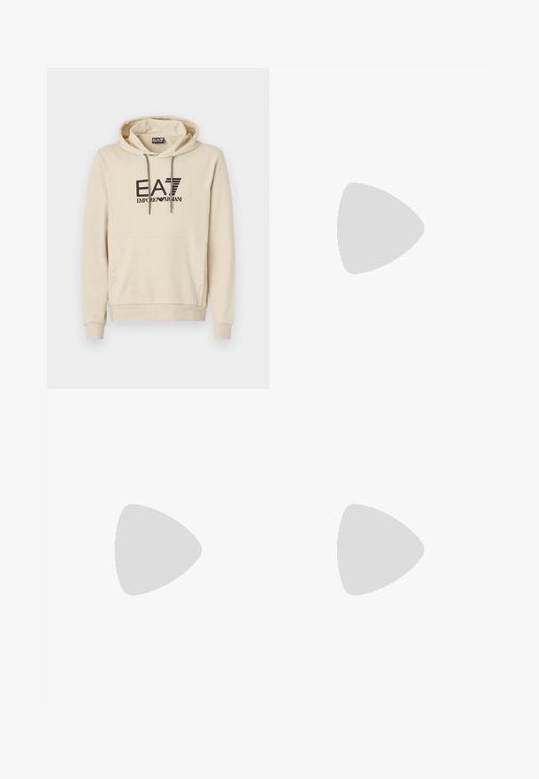 Felpa beige realizzata in morbido tessuto, dotata di tasca frontale, cappuccio regolabile con cordino e un audace logo nero sul petto.; T-shirt bianco in cotone con scollatura rotonda e maniche corte, con il logo oro EA7 Emporio Armani stampato sul fronte.; Pantaloni sportivi neri realizzati in tessuto morbido, con vita elastica e un piccolo logo EA7 giallo sulla parte bassa della gamba sinistra.; Sneaker in pelle bianca con una finitura liscia, punta rotonda, lacci piatti e suola testurizzata. Presenta un logo discreto sul tallone.