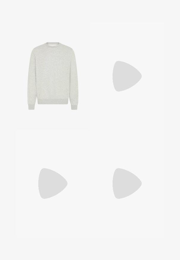 Felpa grigia chiara realizzata in tessuto morbido, con collo rotondo, maniche lunghe, polsini a costine e un design semplice senza motivi o accenti.; Jeans skinny in denim grigio sbiadito, con dettagli strappati sulle ginocchia, abbinati a sneakers bianche. Texture liscia, design slim fit.; Sneakers in pelle bianca con perforazioni, punta rotonda, suola piatta e lacci spessi, con logo swoosh visibile e "AIR" sul tallone.; Orologio da polso in acciaio inossidabile argento con quadrante blu navy, indici metallici e finestra della data alle 3. Resistente all'acqua fino a 50 metri.