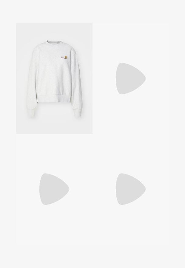 Sweatshirt gris à col rond en tissu doux avec des poignets et un ourlet côtelés ; présente un logo brodé sur la poitrine en jaune et bordeaux.; Pantalons en denim blanc avec une taille haute et une coupe évasée. Comprend une fermeture à bouton et à fermeture éclair, des passants de ceinture et des détails de couture subtils.; Baskets en daim noir avec des rayures et des accents blancs, bout arrondi, semelle extérieure en caoutchouc gomme, associées à des chaussettes blanches côtelées mi-mollet.; Sac à main beige en matériau souple, avec un design décontracté, des détails cousus et deux poignées. Idéal pour un usage quotidien.