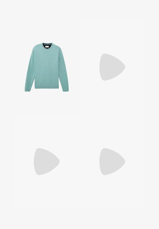 Világoskék pulóver, puha anyagból készült, hosszú ujjal, kerek nyakkal, bordázott mandzsettával, sima felszínnel és finom textúrával.; Next SIGNATURE - REGULAR FIT - Nadrágok - neutral; Fekete szintetikus lóferek, feltűnő varrott elejükkel, párnázott talpbetéttel és lapos gumitalppal; letisztult dizájn minimális részletekkel.; Arany fémkeretes napszemüveg sötétzöld lencsékkel, pilóta stílusban, vékony karokkal és teknősbékás díszítéssel a végeken.