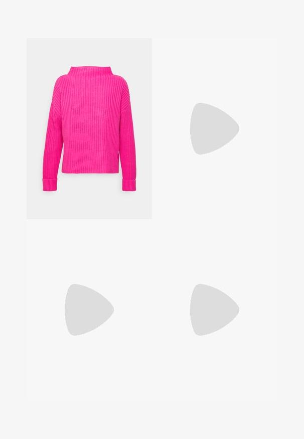 Selected Femme SLFSELMA  - Pulover - fuchsia purple; Črne poliesterske culotte hlače z elastičnim pasom, dvema sprednjima nabiranjema in ohlapnim krojem. Brez vidnih vzorcev ali kovinskih detajlov.; Črne lakirane sandale s peto, kvadratnim prstom, trakovi okrog gležnja in srebrnimi zaponkami. Opremljene so s stabilno Debelo peto.; Črna usnjena torbica s ukrivljeno obliko, z odstranljivo naramnico in zlatimi dodatki. Torbica ima pokrov s podrobnostmi v obliki zaponke.
