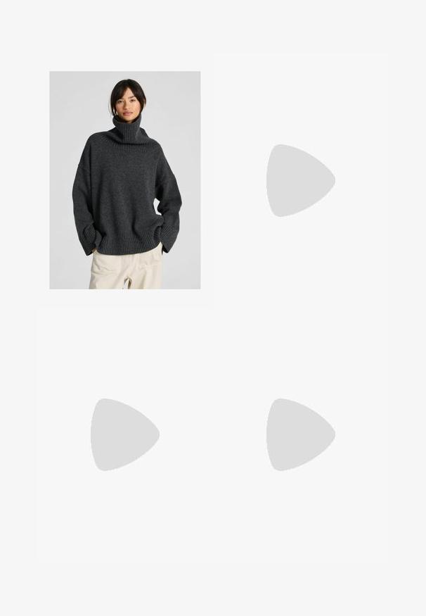 Maglione oversize grigio scuro con collo a lupetto e polsini a coste, realizzato in un morbido materiale a maglia, presenta spalle basse e una vestibilità rilassata.; Jeans a gamba larga di colore verde scuro, realizzati in tessuto misto cotone, dotati di chiusura con bottone frontale, cinque tasche e cuciture classiche in denim.; Sandal in pelle marrone con punta aperta e ritagli laterali. Presenta una fascia alla caviglia con una fibbia metallica e una suola piatta.; Borsa a spalla in pelle marrone con due manici lunghi, forma rettangolare strutturata, texture liscia e dettagli di cucitura sottili.