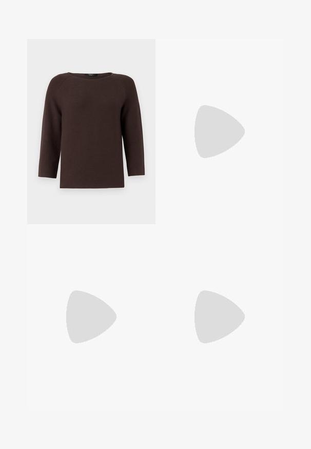 Brūns adīts džemperis ar apaļu kakla izgriezumu un trīs ceturtdaļu garuma raglanu piedurknēm. Iezīmējas ar teksturētu rakstu un taisnu griezumu.; Brūnas četrkrāsainas bikses ar taisnu kāju griezumu, kurām ir teksturēta auduma virsma un maigi beidzamās krāsas, izceļot beigu toni un tumšākas brūnas krāsas caur modeli.; Sieviešu leopardu raksta siksniņu kurpes ar zemu bloku papēdi un zelta sprādzi sānu siksniņā, attēlotas sānu profilā uz vienkārša fona.; Baltā ādas rokassomu ar teksturētu apdari, ar zelta ķēdes siksnu un melniem akcentiem. Iekļauj priekšējo kabatu un aizdari ar rāvējslēdzēju.