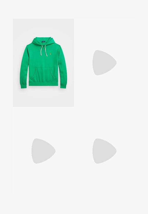 Polo Ralph Lauren THE RL HOODIE - Džemperis ar kapuci - preppy green; Balts polo krekls, izgatavots no kokvilnas, ar divu pogu aizdari, īsām piedurknēm un smalku logotipu kreisajā krūtīs. Gluda tekstūra.; Baltas kokvilnas bikses ar elastīgu jostu, priekšējām kabatām un pogu detaļu. Tiešas kāju dizains ar gludu tekstūru.; Baltas sporta apavi ar pelēku zamšādas akcentu, sieta augšdaļu, zilu papēža cilpu un melnu gumijas zoli. Iespējams, ir auklu aizdare un logo.