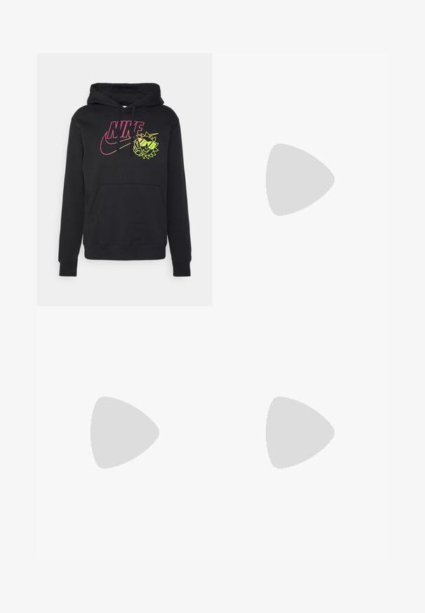 Nike Sportswear HOODIE - Camisola - black; Calças de fato de treino pretas com um cinto elástico, pernas ajustadas e um pequeno logótipo da Nike em branco no lado esquerdo. Feitas de um tecido macio texturizado.; Sapatilha atlética preta com um cabedal de tecido texturizado, swoosh branco da Nike e sola branca espessa. Apresenta uma alça no calcanhar para facilitar o calçar.; Óculos de sol de plástico preto com lentes verdes, armações quadradas, detalhe prateado na sobrancelha e hastes texturizadas. Marca indicada na parte interna da haste.