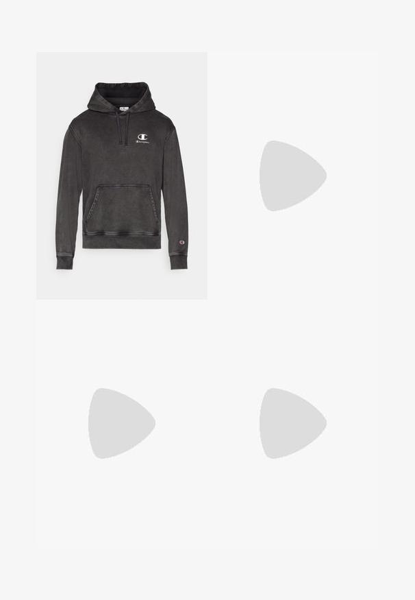 Sweat à capuche noir avec cordon de serrage, poche frontale et poignets côtelés. Il présente un logo blanc sur la poitrine et un petit logo sur la manche.; T-shirt blanc à col rond en coton, avec des manches courtes et un petit logo brodé sur la partie gauche de la poitrine. Texture douce.; Pantalon de survêtement gris en mélange de coton doux, avec une taille élastique, des jambes fuselées et un petit logo sur la zone de la poche gauche.; Baskets de sport blanches avec une tige synthétique lisse, accent logo noir et détails perforés sur le côté. Semelle en caoutchouc.