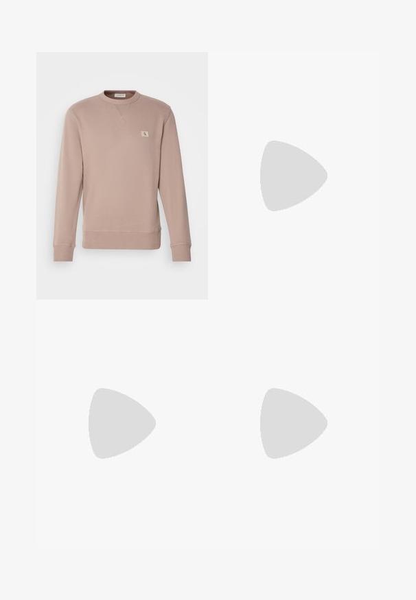 Sudadera marrón claro con cuello redondo, puños y dobladillo acanalados. Presenta una pequeña etiqueta de logo en el pecho y una textura suave y lisa.; Camiseta negra con un gran gráfico abstracto en gris claro en la parte frontal. Mangas cortas y un cuello redondeado clásico. Material de algodón.; Los jeans de mezclilla negra presentan un corte recto, una textura desgastada y un sutil desgarro. Incluyen bolsillos estándar y un cierre de botón.; Zapatillas Lacoste en gris oscuro con material de malla y sintético, que cuentan con una suela texturizada y detalles en marrón en el cuello y la marca.; Riñonera en estampado de tie-dye azul oscuro con cremallera en la parte superior, material texturizado y un detalle de logotipo prominente en la parte frontal.