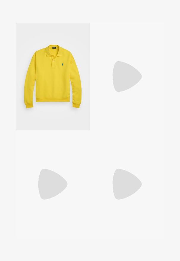 Polo Ralph Lauren POLO-COLLAR FLEECE PULLOVER - Mikina - lemon crush; Černé kalhoty s rovným střihem, s předními kapsami a bočními rozparky na lemu. Vyrobené z jemné, hladké tkaniny. Vhodné na různé příležitosti.; Černé lakované lodičky na podpatku se špičatou špičkou, výřezovým designem na boku a malým čtvercovým podpatkem. Hladká textura s minimálními akcenty.; Hnědá kožená křížová taška s zakřiveným tvarem, zlatými detaily a akcentem s přezkou. Obsahuje odnímatelný popruh na rameno.
