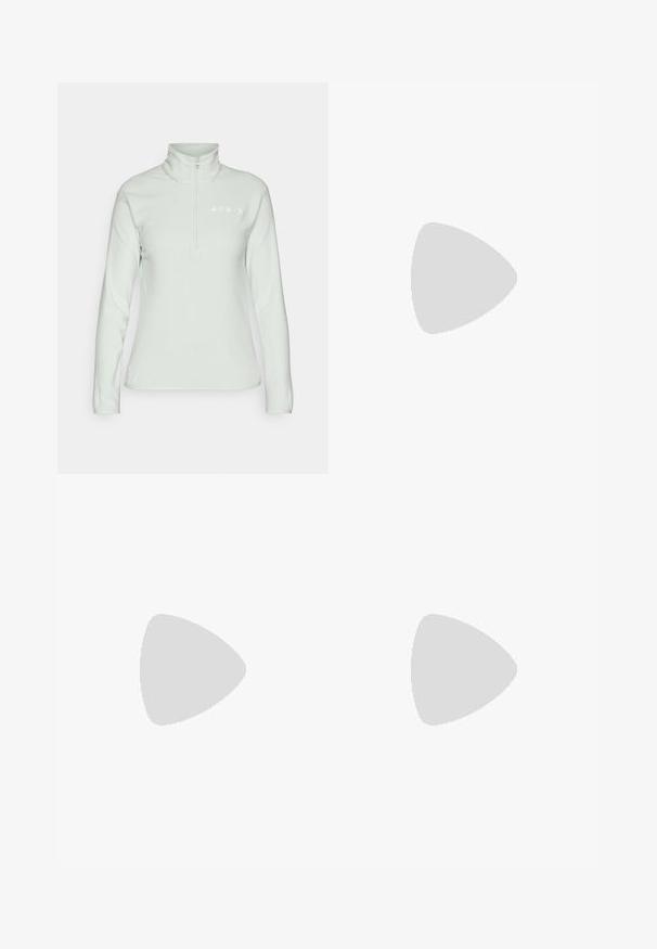 adidas Terrex Felpa in pile - linen green; Maglietta sportiva bianca realizzata in un tessuto leggero e liscio. Presenta dettagli neri a tre strisce sulle spalle e un piccolo logo nero sul petto.; Pantaloni sportivi neri realizzati in materiale leggero, con una cintura larga, strisce laterali bianche e un piccolo logo bianco sull'orlo inferiore.; Scarpa da ginnastica bianca con tomaia in rete, strisce riflettenti argento e suola in gomma verde. Presenta chiusura con lacci e colletto imbottito per il comfort.