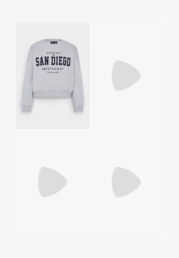 ONLY Petite ONLSWEAT LIFE CREW STATE - Sweatshirt - light grey melange; Schwarzes, übergroßes T-Shirt mit einem Grafikdruck eines Bären und dem Text "NICHT SÜß, SONDERN WILD" in fetter, weißer Schrift. Baumwollmaterial.; Helles, hochtailliertes Jeans aus Denim. Hat weit geschnittene Beine, zwei aufgerissene Kniebereiche und klassischen Fünf-Taschen-Stil.; Weiße hochwertige Leinensneaker mit schwarzer Gummisohle, vorderem Gummizehenschutz und sechs Ösen für Schnürsenkel, die ein sauberes, minimalistisches Design aufweisen.