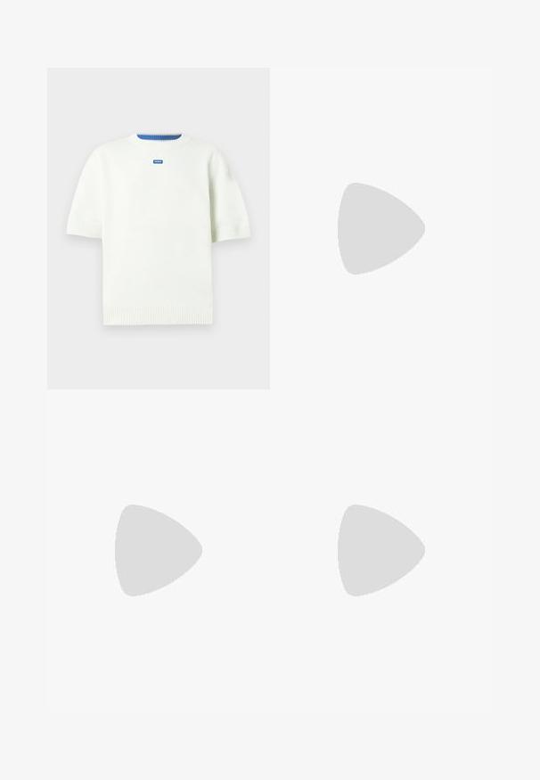 Valkoinen lyhythihainen neulepaita, joka on valmistettu kudotusta kankaasta, sisältäen ribbireunan kaula-aukon ja helman. Pienen sinisen logon on keskitetty etupuolelle.; Kaksi T-paitaa pinottuna: yksi valkoinen ja yksi musta. Lyhyet hihat, pyöreät kaula-aukot, puuvillakangasta. Kaula-aukossa pieni sininen logo.; Mustat housut, joissa on poimutettu muotoilu, leveä lahjetyyppi ja sileä pinta. Varustettu punaisella vyötärötagilla.; Musta nahkakengät, joissa on teksturoidun pinnan, pehmustettu kaulus ja punainen logo. Kengissä on paksu kumipohja, jossa on selkeä uramalli.