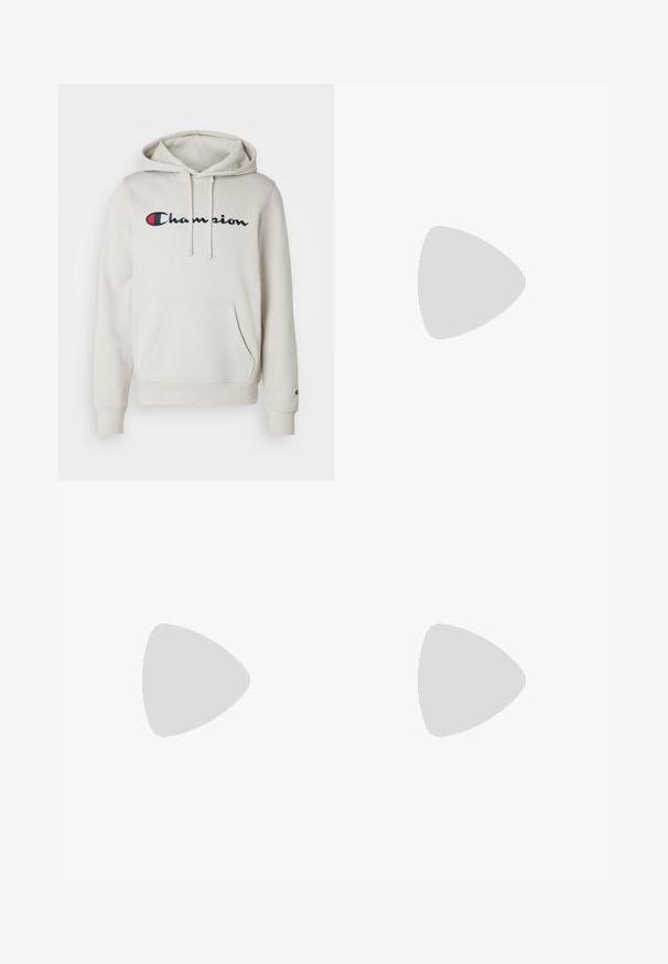 Sudadera color crema hecha de un textil suave, con un bolsillo canguro frontal, capucha con cordón y el logo bordado de "Champion" en azul marino y rojo.; Camiseta de algodón color caqui con mangas cortas, que presenta un pequeño logotipo negro de Jordan dentro de un cuadro blanco en la parte delantera. Diseño sencillo y corte relajado.; Pantalones cargo de tela verde oscura con cintura elástica, que presentan dos bolsillos laterales y un pequeño logo en la parte frontal.; Zapatilla Nike Air Max 90 blanca con parte superior de malla y cuero, caja de puntera perforada y unidad de aire visible en el talón.