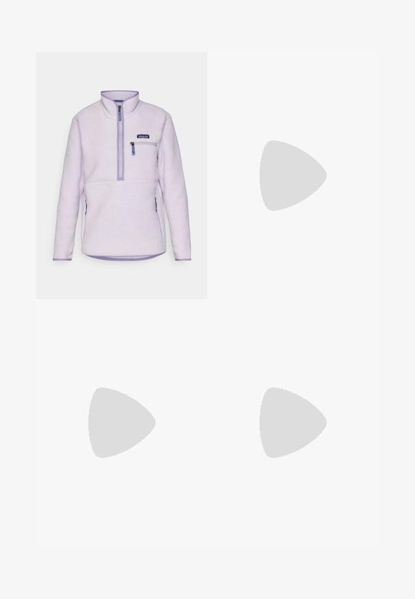 Világoslila fleece pulóver negyed zippel, cipzáras mellzsebével, texturált anyagával és kontrasztos lila díszítéssel a mandzsettákon és az alján.; Türkiz színű, nyújtható pánt nélküli felső lekerekített nyakkivágással és szürke díszítéssel a hátrészen. Simább felület, testhezálló kialakítás, minta vagy kiegészítők nélkül.; Világoskék férfi fürdősort gyorsan száradó anyagból; rugalmas derékkal és oldalsó zsebekkel rendelkezik. A hemnél található a Patagonia logós címke.; Beige és krém színű sportcipő, texturált hálós felsőrésszel, támogató burkolattal és gumitalppal, amely tapadás érdekében bordázott mintázattal rendelkezik.