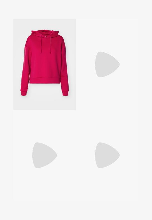ONLY Play ONPLOUNGE LIFE HOOD NOOS - Felpa con cappuccio - granita; Pantaloni sportivi neri con strisce laterali bianche, cinturino elastico e patch con logo. Realizzati in tessuto morbido e leggero. Design a gamba dritta.; Le sneaker Nike a basso profilo in bianco e nero presentano una tomaia in pelle liscia, punta rotonda, chiusura con lacci e una suola in gomma con un motivo.; Occhiali da sole neri rettangolari con lenti scure, finitura lucida, aste larghe e design della montatura spessa. Nome del marchio inciso su un'asta.
