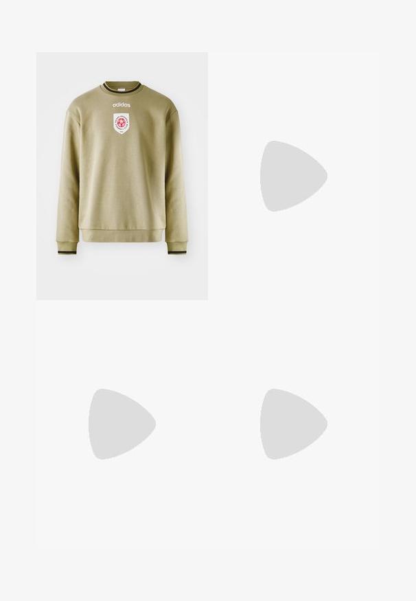 Olivengrønn genser med rund hals, ribbestrikkede mansjetter og kant. Har en brodert logo og lapp med røde detaljer. Glatt tekstur.; Hvit bomull t-skjorte med korte ermer, rund hals, med en liten gulllogo på venstre brystområde. Myk tekstur og vanlig passform.; Etikett med tekst på flere språk, omsorgssymboler og resirkuleringsikoner, trykt på et mykt stofflignende materiale i lys farge.; Svart lær snøresko med rund tå, teksturert gummisåle og gul søm rundt bunnen. Flat design og glatt overflate.