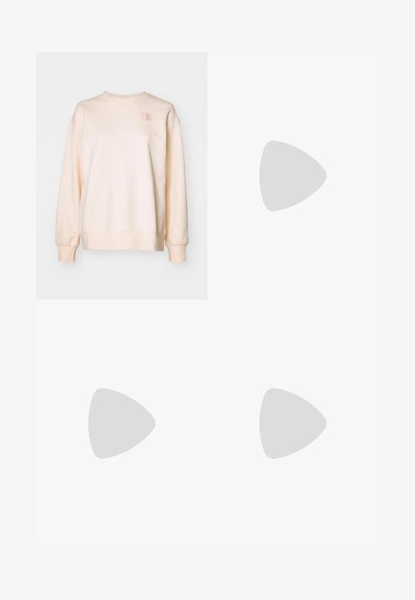 Peedi värvi puuvillane dressipluus ümmarguse kaelusega, langenud õlgadega, soonikuga varrukates ja väike tekstuuriga logo vasakul rinnal. Pehme kangas.; adidas Originals CAPRI - Lühikesed teksad - black; Mustad mustavi combat kingad ümmarguse varbaga, paeltega esiosa ja säärel tõmbeaas. Omab paksu kummist tallat, mis tagab vastupidavuse.; Must plastikust valmistatud must rihmaga õlakott, millel on lame kuju ja väike logo aksent. Minimalistlik kujundus.