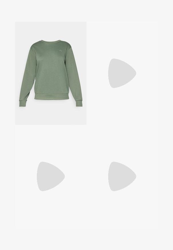 ONLY Play ONPFONT - Sweater - duck green/elm; Zwarte korte T-shirt van rekbare, gladde stof, met een ronde halslijn en korte mouwen. Het heeft een kleiner Reebok-logo aan de voorkant.; Zwarte hoge taille full-length leggings van gladde stof met zichtbare naden aan de voorkant en op de tailleband.; Zwarte sport schoenen met een gestructureerde mesh bovenkant, witte accenten en een gewatteerde zool. Draagt in combinatie met zwarte leggings, wat een slank design benadrukt.
