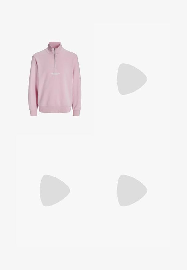 Sudadera de color rosa con cuello de media cremallera, puños acanalados y texto de logo blanco en el pecho. Tejido suave, corte relajado.; Camiseta blanca de algodón con mangas cortas, cuello redondo, corte relajado y sin logotipos ni patrones visibles. Textura suave y diseño minimalista.; Jeans de cintura alta y corte holgado en denim negro desgastado. Con cinco bolsillos, pasadores para el cinturón y un diseño de pierna recta y limpia.; Zapatilla gris y blanca con parte superior de ante y cuero, puntera redondeada, cordones planos y suela de goma con un acento de goma.