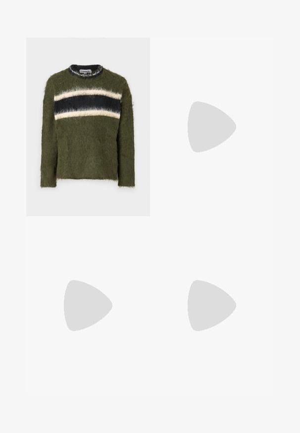 The Ragged Priest COLLEGIATE JUMPER - Pulover - multi; Črne trenirke iz mehkega materiala, z elastičnim pasom in nastavljivim vezalnim trakom, ter zopet zoženim robom na gležnjih.; Črne usnjene klompe z zaobljenim nosom, zanko in detajlom z zakovico ter plutovinastim podplatom, s teksturiranim gumijastim podplatom.; Bele velike sončne očala z sivimi lečami, ki imajo pravokotno obliko, debele okvirje in gladko plastično površino.