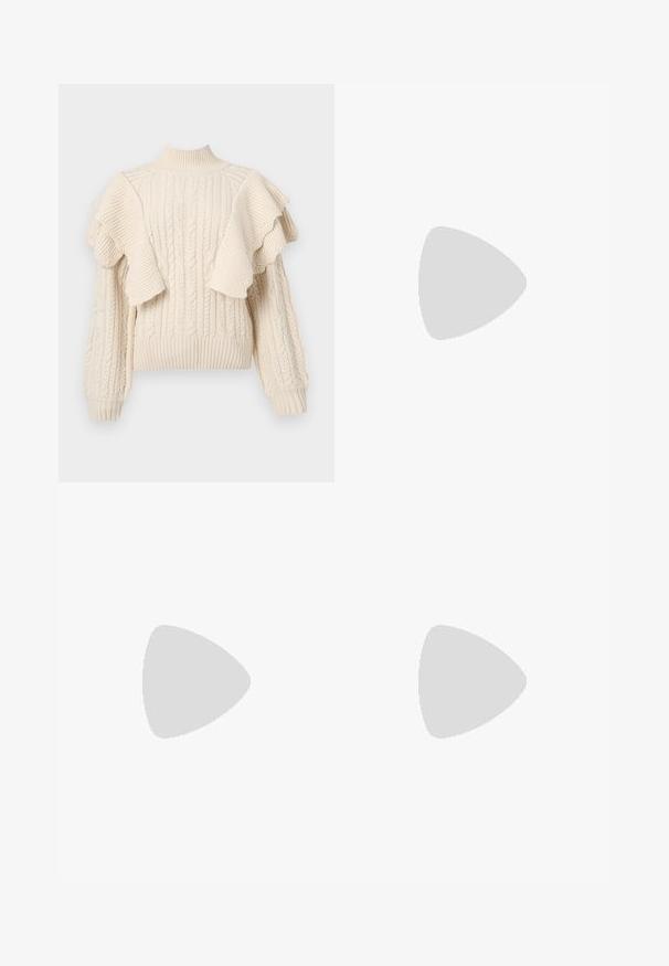 YAS YASFLOUNCY  - Neule - birch; Vaalean siniset korkeavyötäröiset löysät farkut, joissa on etuvetoketju ja nappikiinnitys, sekä edessä että takana taskut, valkoista taustaa vasten.; Ruske nahkasaappaat polven korkeudelle suoralla varvalla, mustalla kumipohjalla ja säädettävällä soljella. Yhdistetty harmaaseen raitahameeseen.; Musta nahkainen olkalaukku, jossa on sileä pinta, kaareva muoto, säädettävä hihna ja vetoketjukiinnitys. Minimalistinen muotoilu ilman koristeita.