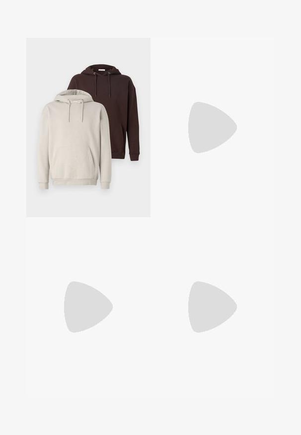 Dve kapuce: ena bež in ena temno rjava. Obe imata kenguru žep, nastavljive vrvice in rebraste manšete.; Dve majice s okroglim izrezom v črni in olivno zeleni barvi, narejene iz mehkega bombažnega materiala. Oblikovanje je preprosto, z kratkimi rokavi in ravnim krojem.; Črne športne hlače iz teksturirane tkanine, z nastavljivim pasom, stranskim žepom na zadrgo in zoženimi manšeti.; Beli usnjeni čevelj s plavo peto, okrogelimi prsti in kontrastnimi rjavimi detajli. Ima ravne vezalke in teksturiran gumijast podplat.