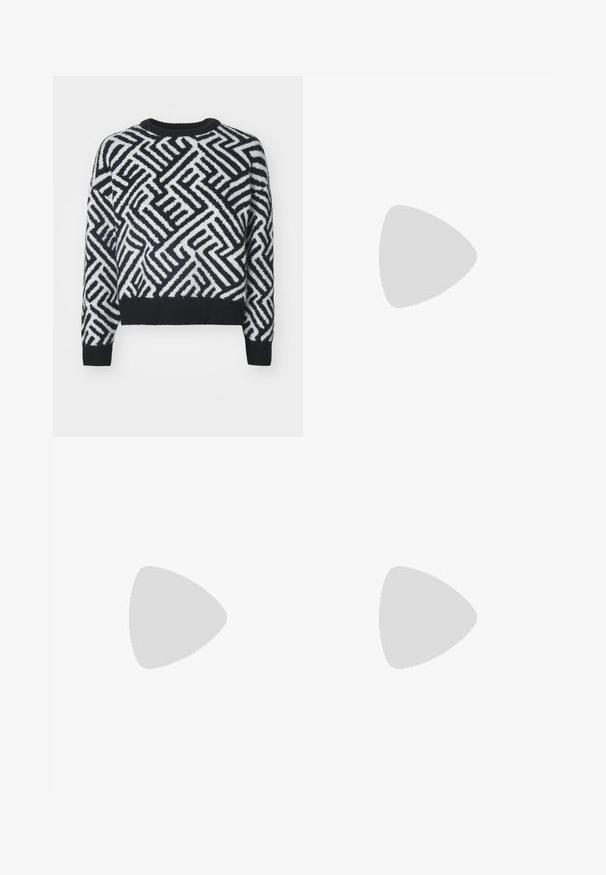 Pull noir et blanc présentant un motif géométrique, col rond et bords côtelés, confectionné dans un matériau en tricot doux et texturé.; T-shirt en coton blanc avec un col rond, des manches courtes et une coupe décontractée. Présente un logo discret sur la zone gauche de la poitrine. Texture lisse.; Jeans en denim bleu clair à large jambe, avec une taille mi-haute, cinq poches et une fermeture à bouton avec un accent métallique fin.; Baskets en daim rose avec des rayures vertes, des accents blancs et une semelle en caoutchouc brun. Comportent un tissu texturé et un détail de logo sur le côté.; Boucles d'oreilles en argent, ornées de cristaux clairs rectangulaires et triangulaires disposés en cercle autour d'un axe central pour le maintien.