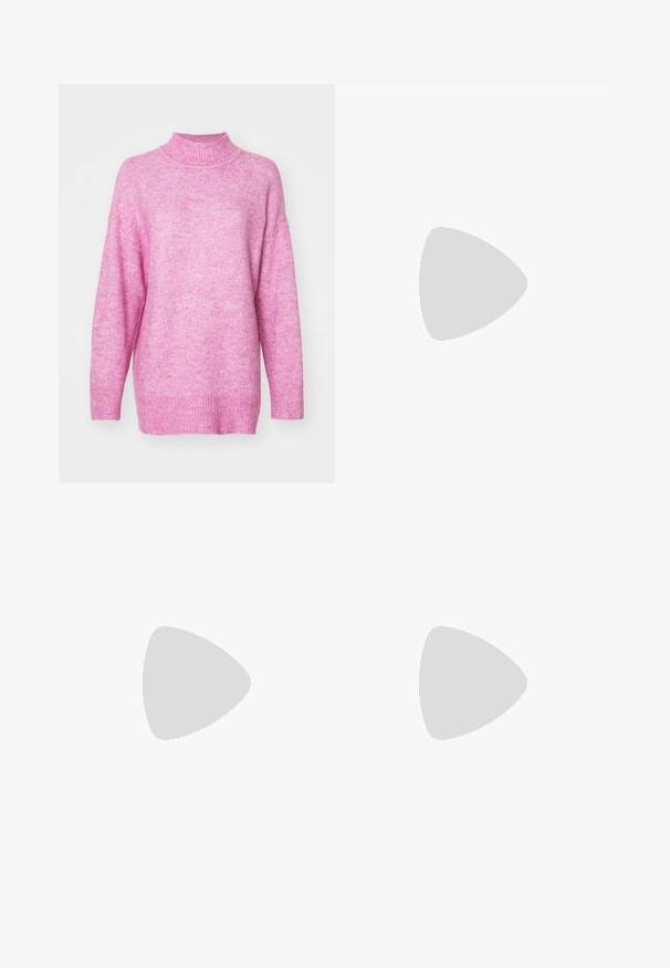 Vero Moda VMPHILLIS LONG  - Maglione - fuchsia pink; Pantaloni in denim nero con design a gamba dritta, cinque tasche, chiusura con bottone metallico e dettagli di cucitura sottili. Texture liscia.; Scarpe platform in pelle nera con tacco a blocco robusto, punta rotonda e design tradizionale con lacci. Presentano una superficie liscia e dettagli minimi.; Borsa hobo nera in pelle con una superficie liscia, forma curvata e una singola tracolla regolabile; presenta un'ampia apertura nella parte superiore.