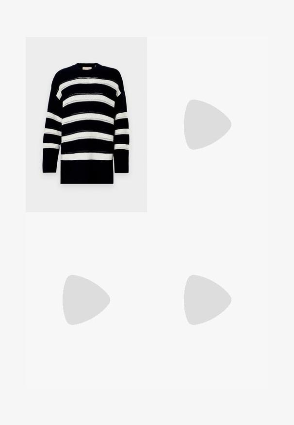 Meriharmaa ja valkoista raidoitusta oleva neulepaita, jossa on pyöreä pääntie ja teksturoitu kuvio, jossa on avonaisia neuleyksityiskohtia. Rento malli pitkillä hihoilla.; Vaaleansiniset, korkeavyötäröiset farkut, jotka on valmistettu denimmateriaalista. Ominaisuuksiin kuuluvat leveät lahkeet, kaksi revittyä polvialuetta ja klassinen viiden taskun tyyli.; Vaaleanpunaiset mokkasiinit valkoisilla yksityiskohdilla, kumipohjalla ja joustavilla hihnoilla. Ominaisuuksiin kuuluu teksturoitu muotoilu ja pieni logo edessä.; Punainen nahkalaukku, jossa on kulmikas, geometrinen muotoilu. Varustettu yhdellä säädettävällä hihnalla ja läpällä, jossa on ommeltu yksityiskohtia.