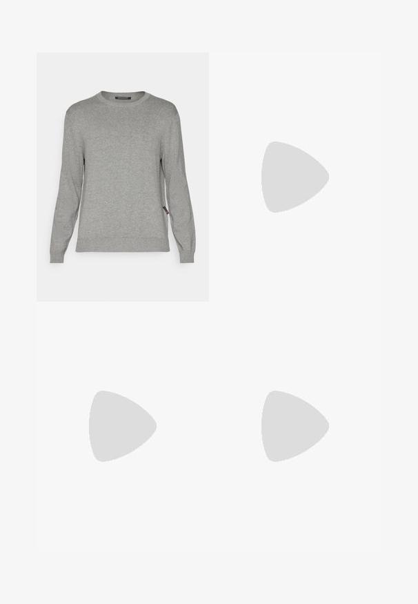 Helles graues Sweatshirt mit langen Ärmeln, rundem Halsausschnitt und gerippten Bündchen. Verfügt über eine subtile Textur und ein kleines Logo-Tag an der Seite.; Dunkelblaue Denim-Jeans mit geradem Bein. Mit sichtbaren Nähten, einem Knopfverschluß und Frontfalten für zusätzliche Details.; Schwarze Leder-Sneaker mit weißen Streifen, strukturiertem Gummisohle und Schnürung. Verfügt über ein Markenetikett auf der Zunge.; Schwarze Leder-Crossbody-Tasche mit einem Reißverschluss, geprägtem Logo auf der Vorderseite und verstellbarem Riemen. Glatte Textur mit rechteckiger Form.