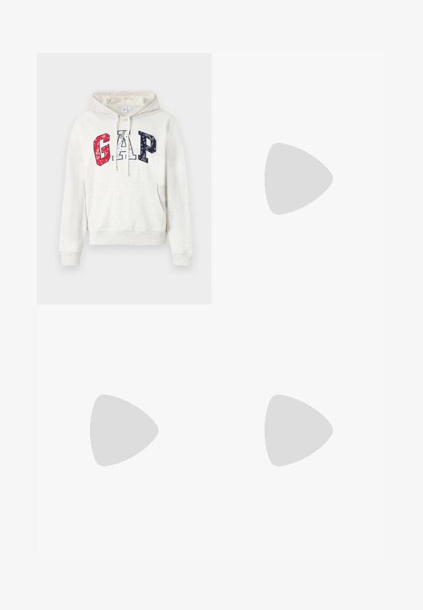 Krems krūze ar kangaroo kabatu. Novit "GAP" logotipu sarkanbaltsinās toņos. Kokvilnas materiāls, kapuces ar aukliņu.; Gaiši zili augstās jostas vidukļa platās bikses ar priekšējo pogu un rāvējslēdzēju, priekšējām un aizmugurējām kabatām uz baltā fona.; Melnas zamšādas platformas sandales ar masīvu baltu zoli, plašu priekšējo siksnu un regulējamu potītes sprādzi. Rievojuma zole labākai saķerei.; Olīvu zaļš ādas somiņas tote ar divām siksnām, gluda tekstūra un četru paneļu dizains. Pastiprinātas šuves gar šuvēm ilgstošai izmantošanai.